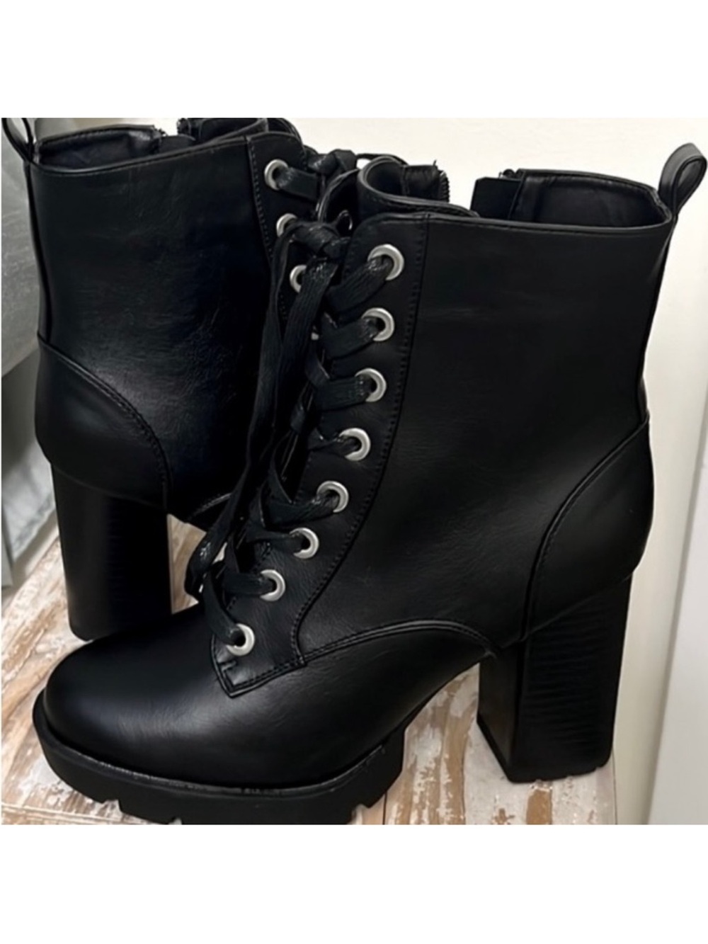 “Sincerely Jules” NWT black high heel boots, versatile alternative style size 6